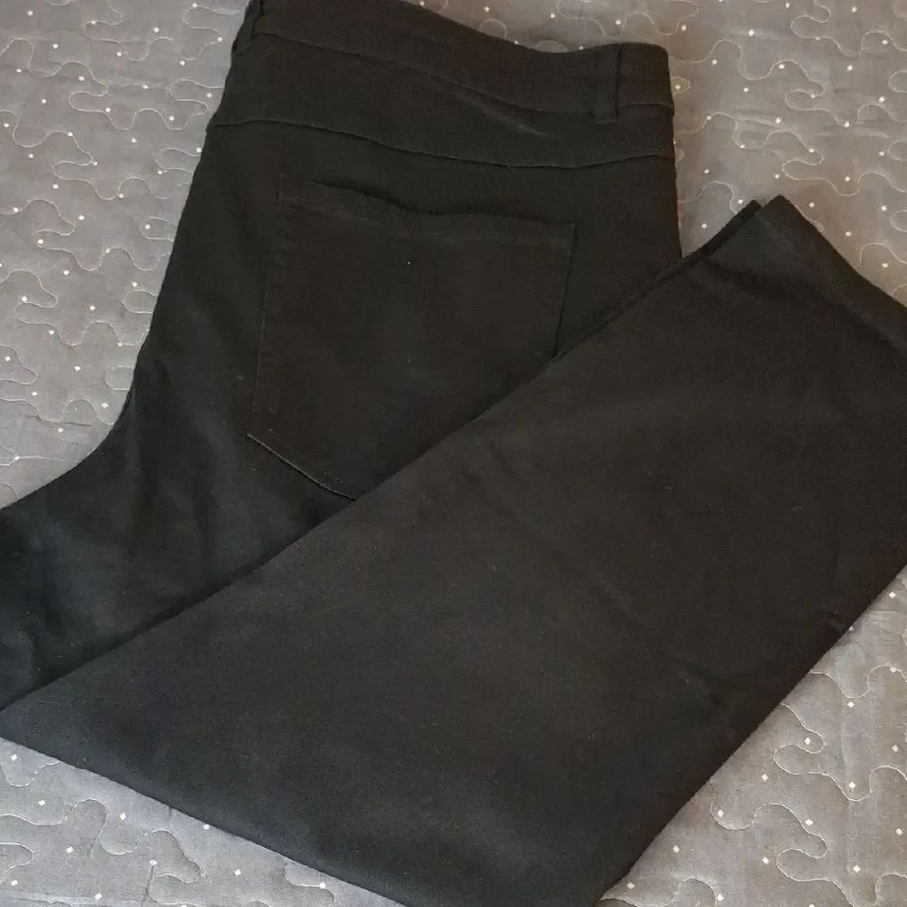 Isaac Mizrahi LIVE Classic Black Women's Cropped Jeans size 20W petite